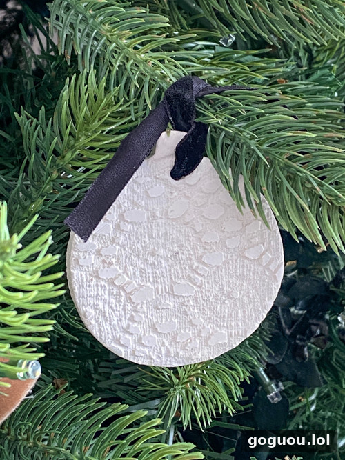 Handmade DIY lace Christmas decorations crafted from air-dry clay, lace, and basic supplies. Simple, stylish, and customizable festive accents for your tree.