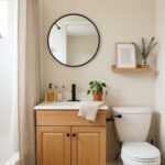 How to Decorate a Small Bathroom Without Clutter